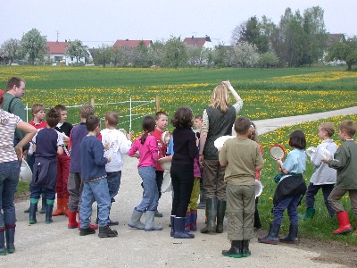 Kinder, Zivildienstleistender und Biologin